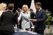 Brigitte Macron u kombinaciji koja pokazuje moć dobrog odijela: Nosila još jednu kombinaciju kojoj je teško naći zamjerku
