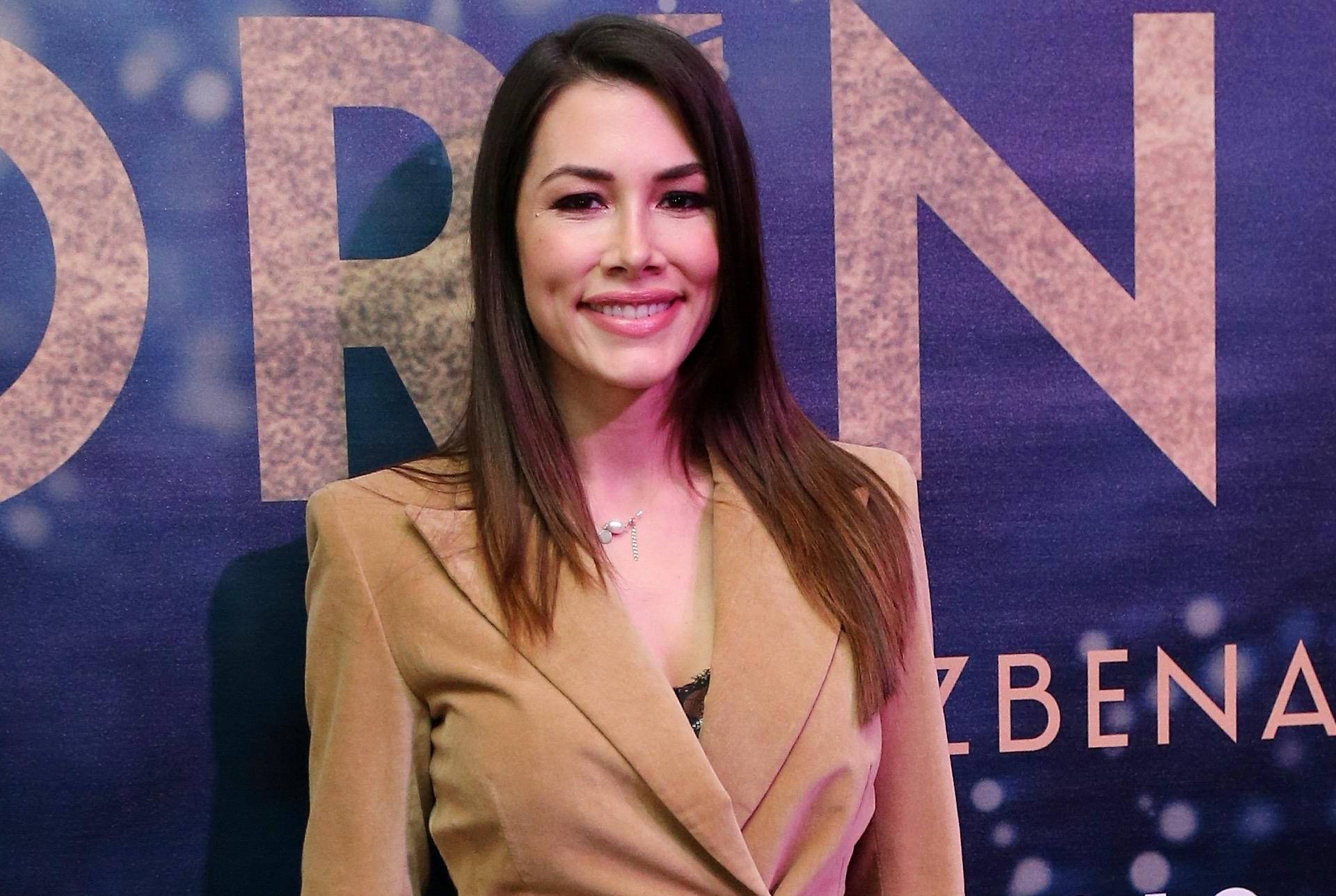 Inspirirajte se lijepom voditeljicom: Outfit se neće svima svidjeti, no njoj odlično pristaje!