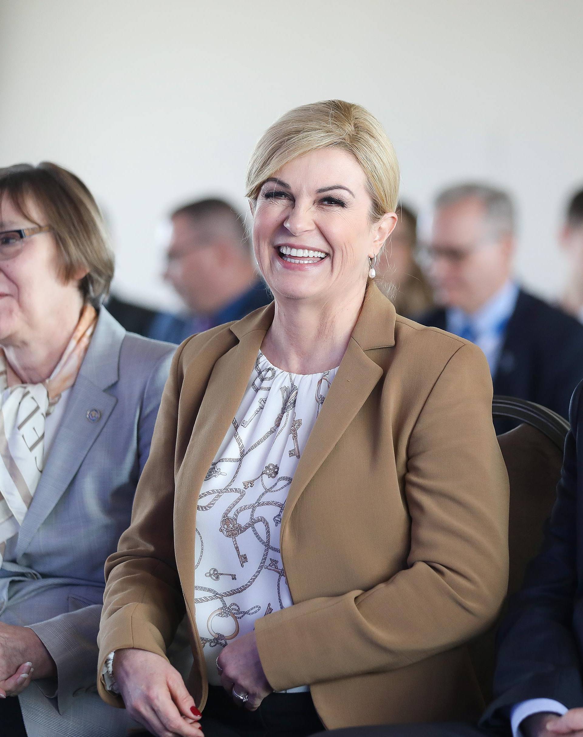 Kolinda Grabar-Kitarović ima zavidnu kolekciju dizajnerskih torbi, a na jedno mjesto izdvojili smo najbolje modele