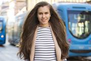 Kako kombinirati trenirku i kaput? Studentica odnosa s javnošću prava je majstorica u spajanju nespojivog