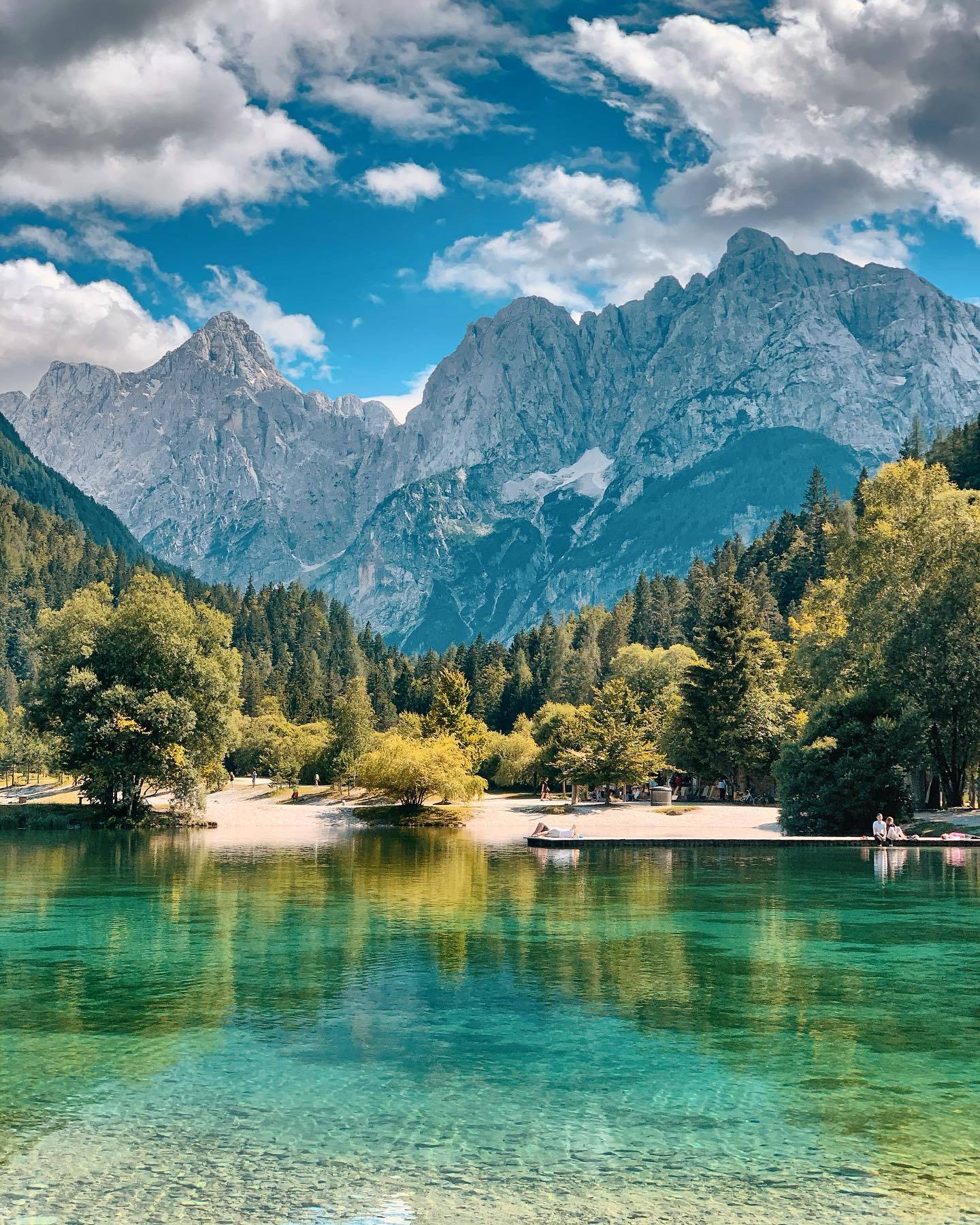 Na sjeveru Slovenije krije se impresivna priroda te putevi iznad i ispod zemlje