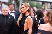 Nova frizura Belle Hadid 'pomela je' crveni tepih u Cannesu: Pecan sandie plava kao najnoviji ljetni trend