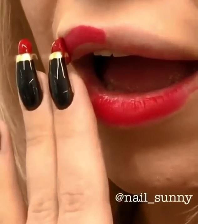 Hit na Instagramu: Na noktima se nosi ruž, četkice za sjenilo, pa čak i - tamponi! 