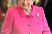 U čast kraljici Elizabethi II obucite kostimić
