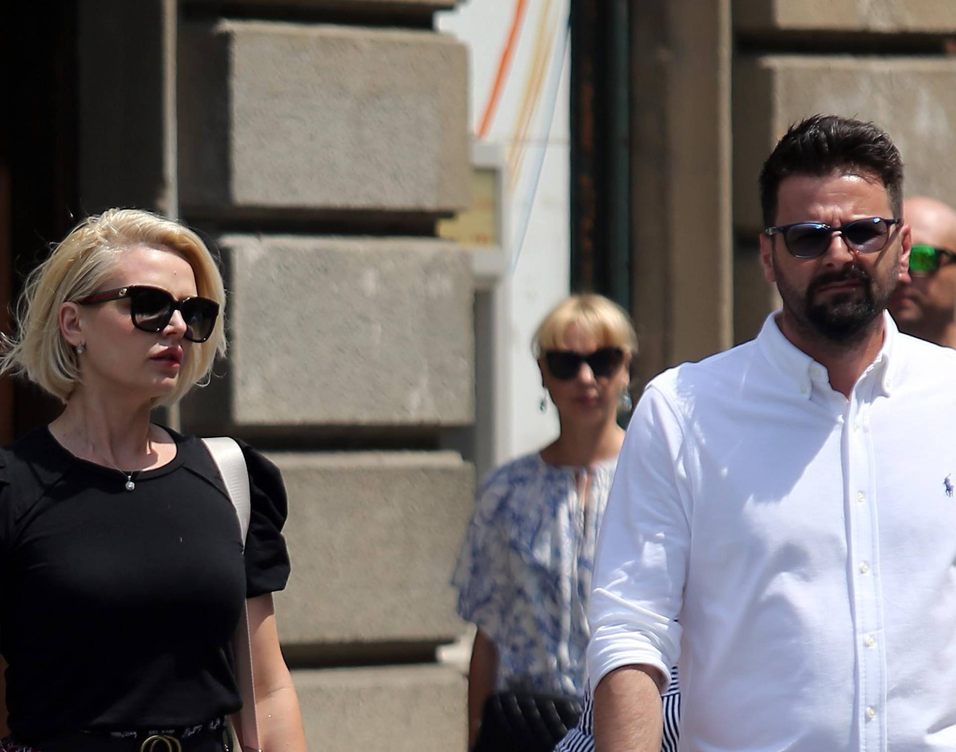 Ukradite outfit ideju za vrući ljetni dan: On u stylingu kojeg frajeri obožavaju, a ona u omiljenoj ljetnoj kombinaciji