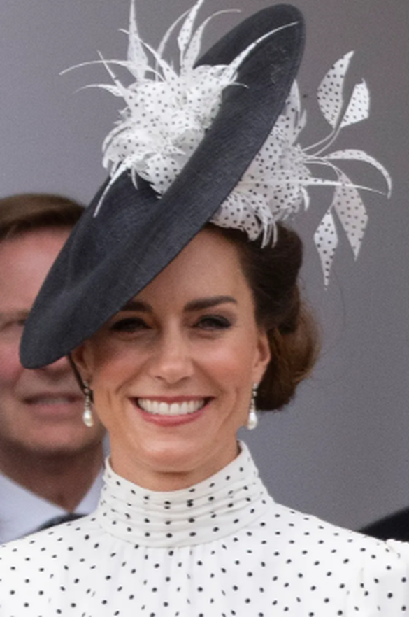 Kate Middleton u elegantnom izdanju: Bira cipele omiljene dizajnerice koje su prava retro klasika