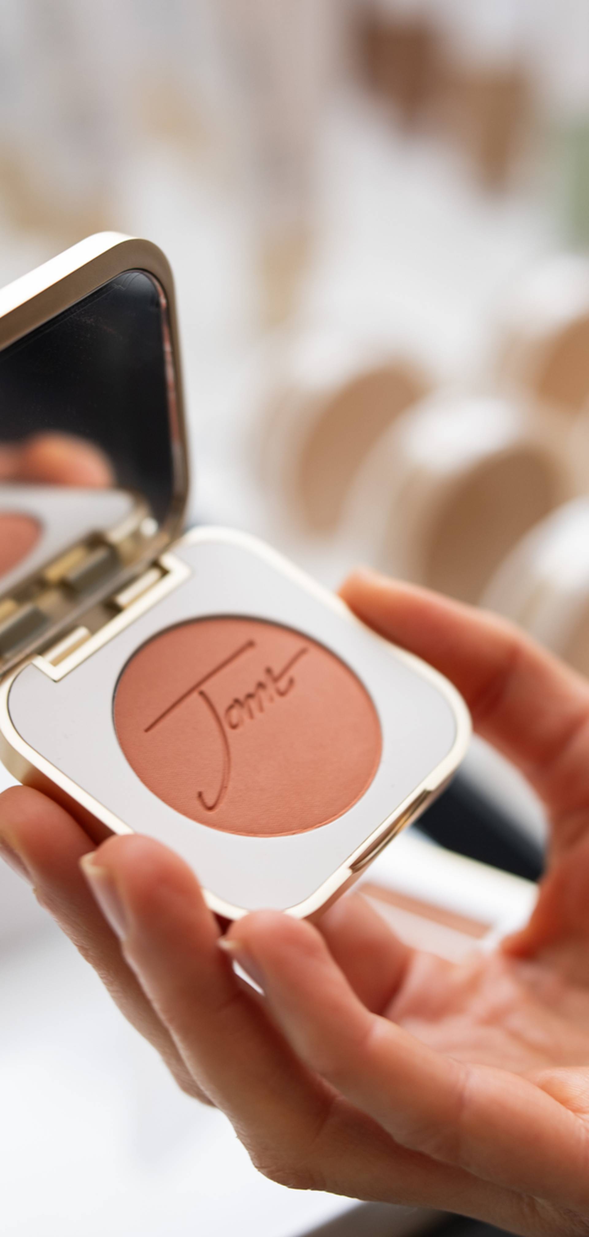 Što nosiš na svojoj koži? Jane Iredale slavi 30. rođendan i 15. na hrvatskom tržištu