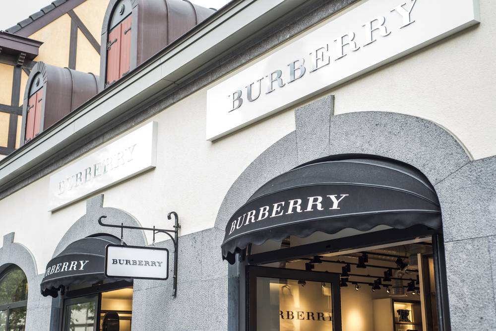 Umjesto kultnih balonera, Burberry u svojim tvornicama počinje proizvoditi maske za pacijente