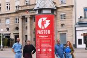 Pastor - poznati vatrogasac u novom crvenom odijelu!