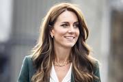 Kate Middleton zasjala u još jednom chic odijelu, ovoga puta u sjajnoj zelenoj boji