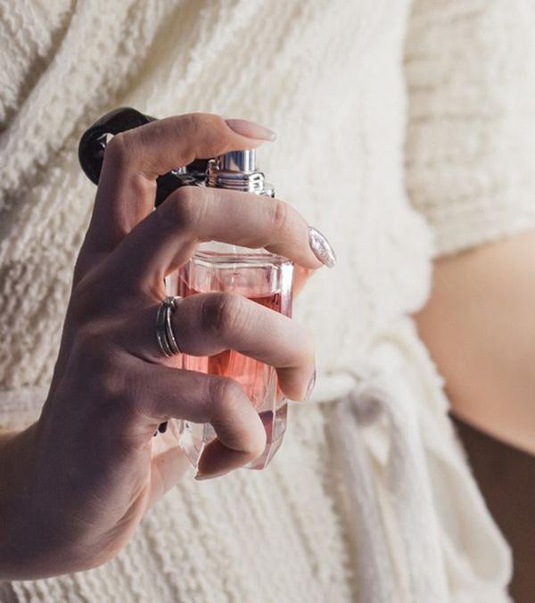 Top 10 najboljih zimskih parfema koji najduže ostaju na koži i imaju postojan miris