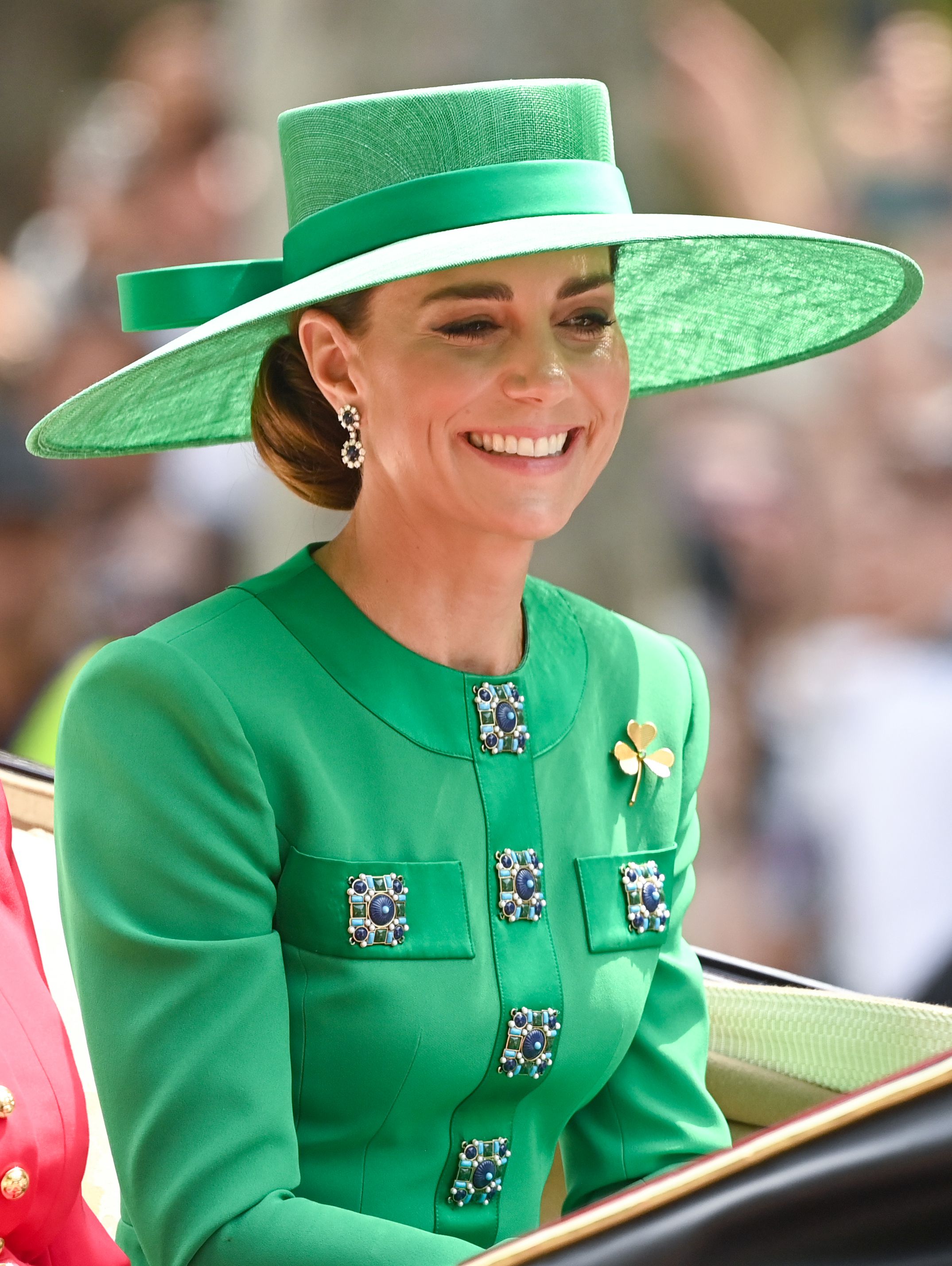 Kate Middleton u zelenom kompletu koji podsjeća na onaj koji je princeza Diana nosila za istu prigodu