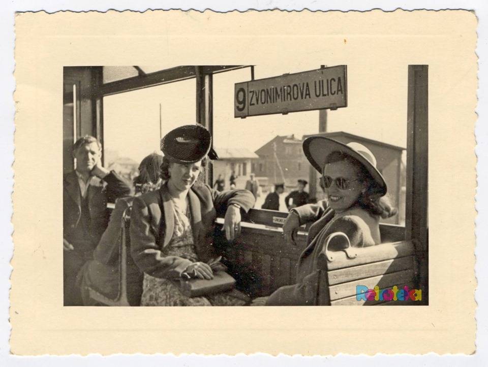 Oduševila nas je fotografija ove dvije dame u tramvaju iz 1944. godine