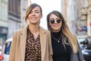 Elegantan stil i tenisice? Na prekrasnim sestrama i nespojivi komadi izgledaju genijalno!