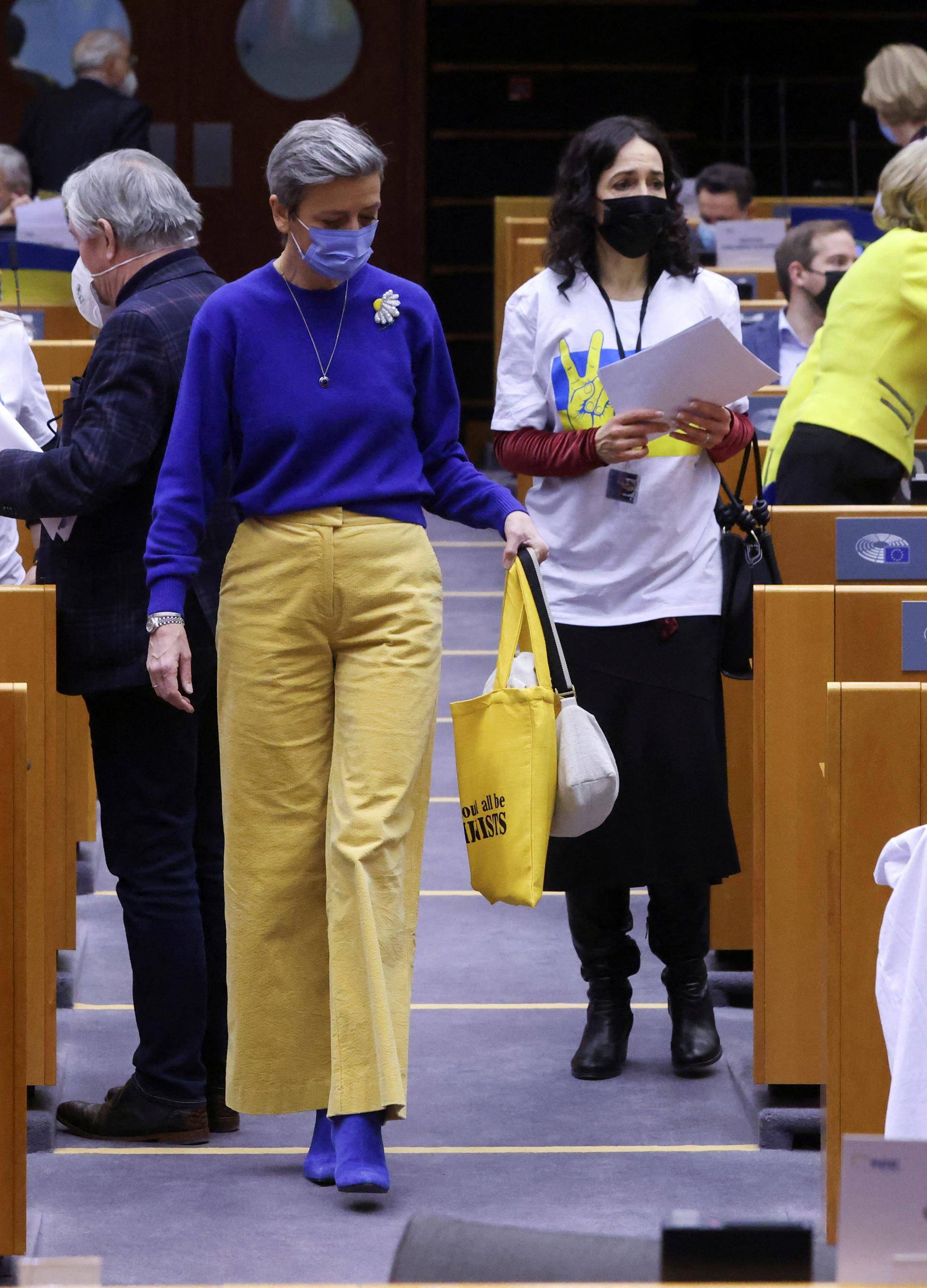 Europski parlament u bojama Ukrajine: Zastupnici potporu Ukrajini izrazili i kroz plavo-žute odjevne kombinacije