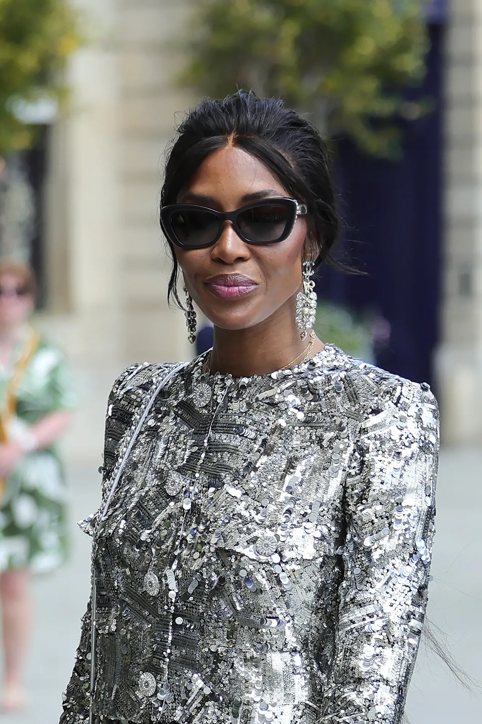 Naomi Campbell zablistala je u Chanel arhivskom setu uz neočekivan odabir cipela