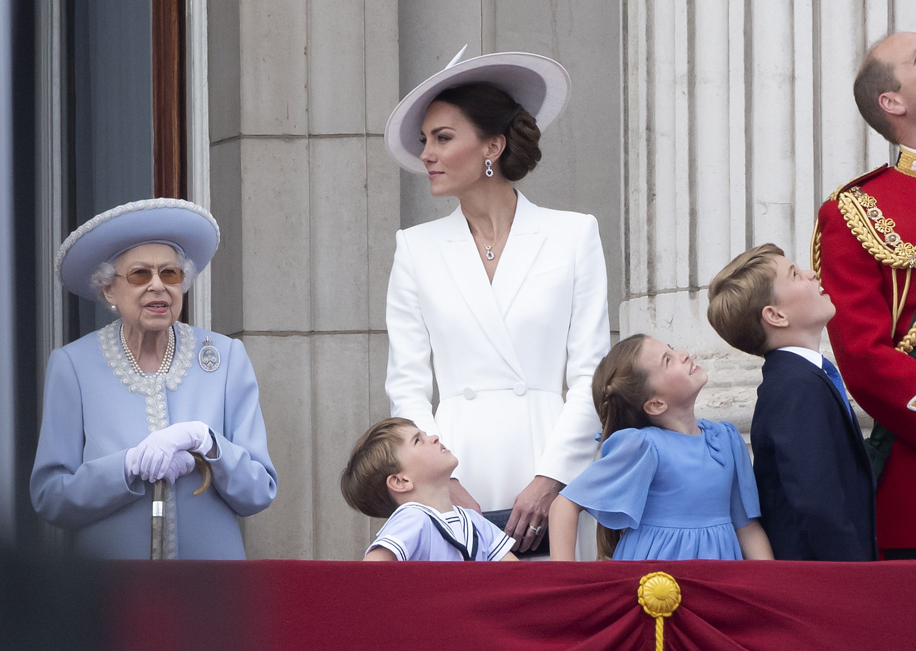 Kate Middleton čak i za proslavu platinastog jubileja bira "ponovljeni" outfit: Nadopunila ga je nakitom princeze Diane
