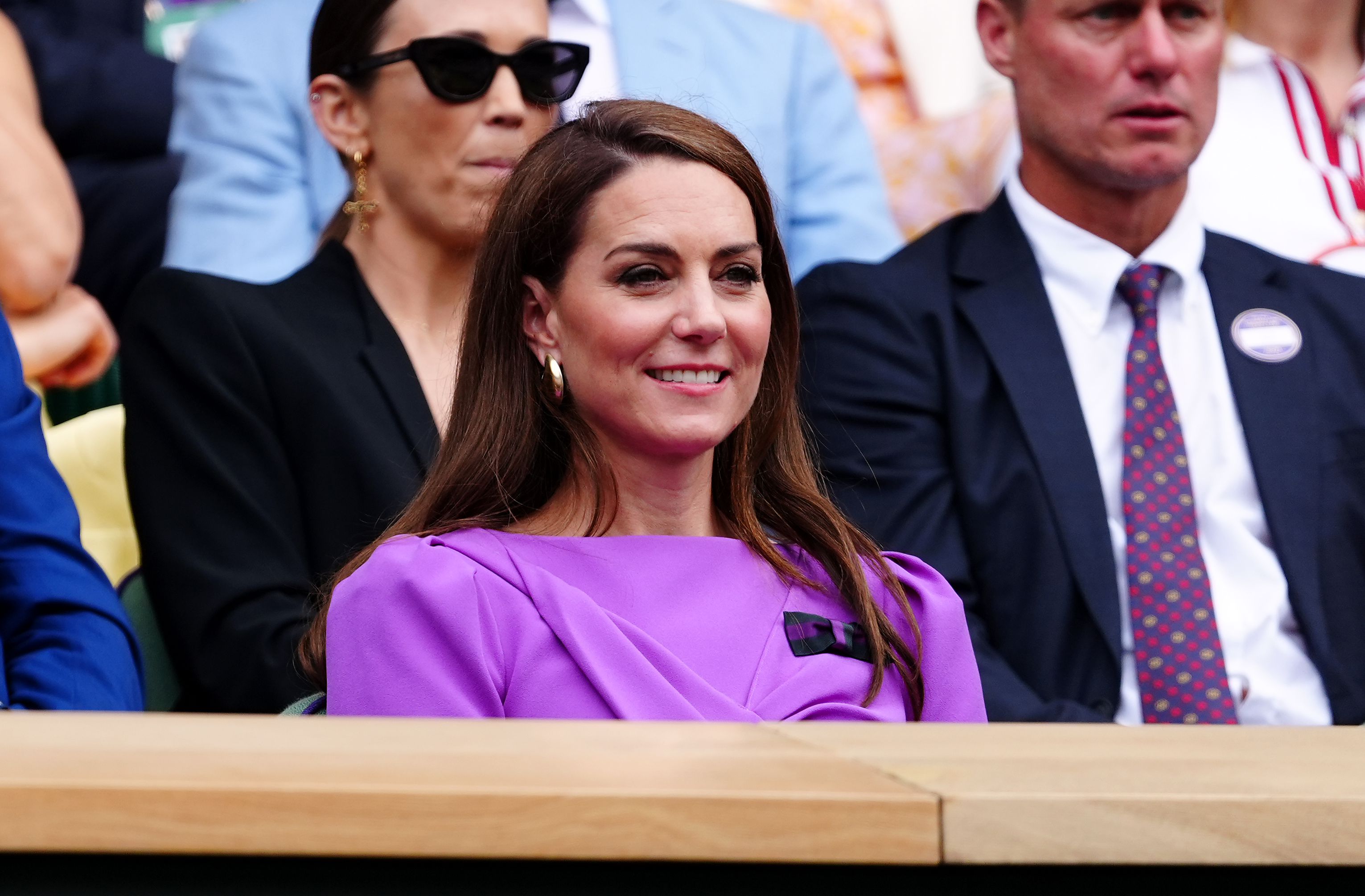 Drugi put u javnosti nakon dijagnoze: Kate Middleton zablistala na Wimbledonu u ljubičastom!