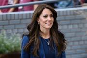 Plavo od glave do pete: Kate Middleton zablistala je u savršenom odijelu s potpisom Alexandera McQueena