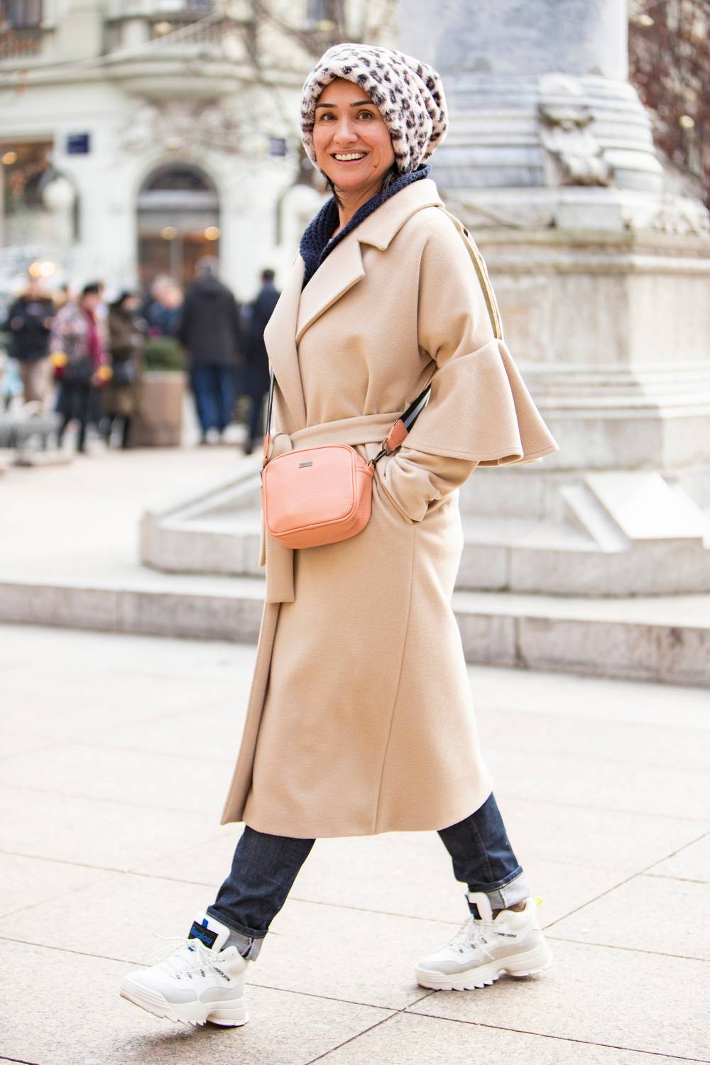 Njezin kaput nalazi se na listama želja brojnih fashionistica, a ona ga je isfurala na baš cool način