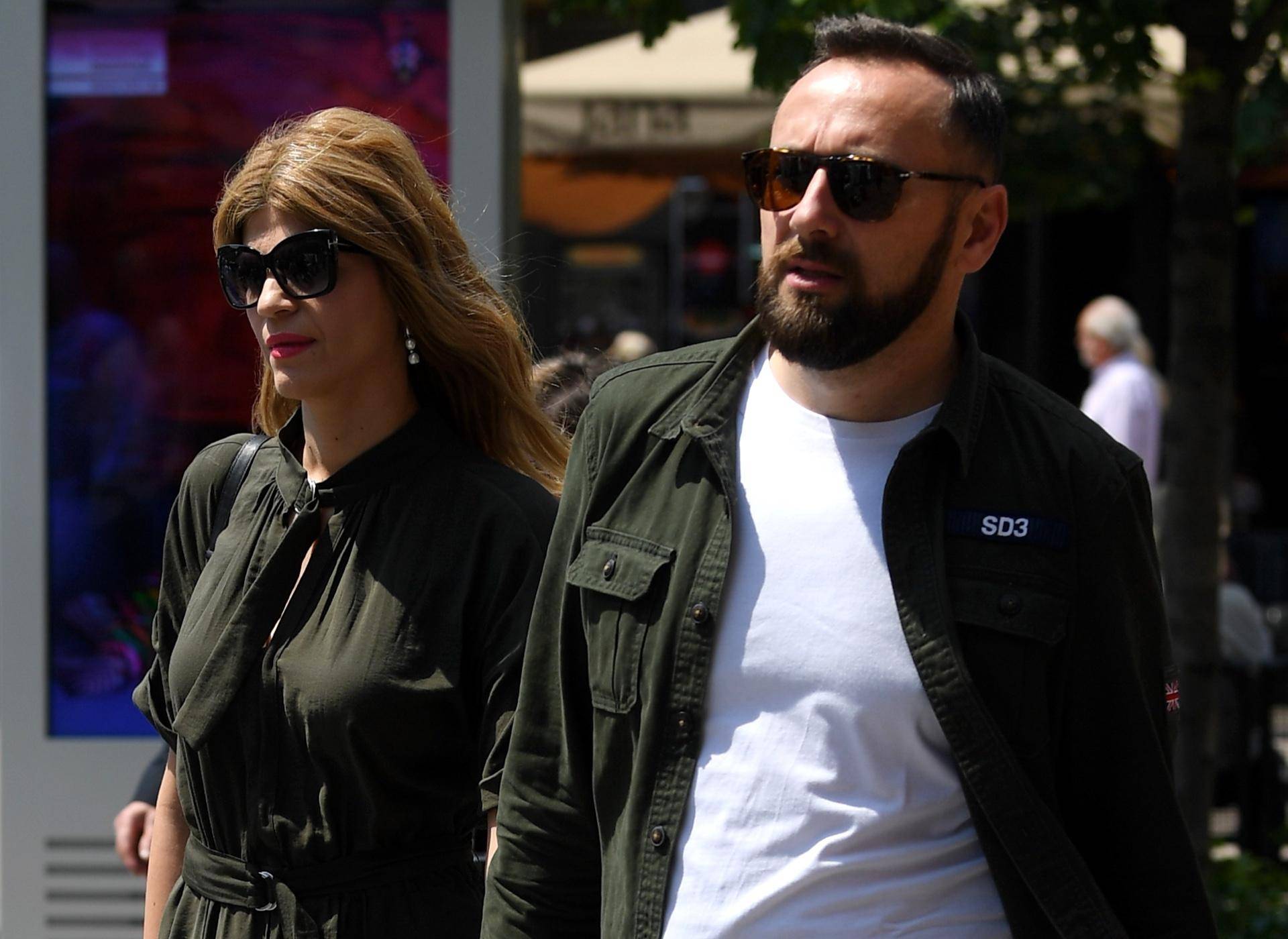 Kakav par: Ljepotica prošetala špicom u društvu prezgodnog muškarca, a oboje su baš stylish