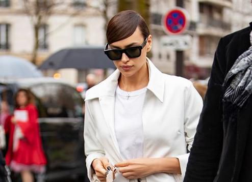 Nitko ne nosi bijelo od glave do pete kao Irina Shayk: Outfit osvježila odličnim modnim dodatkom