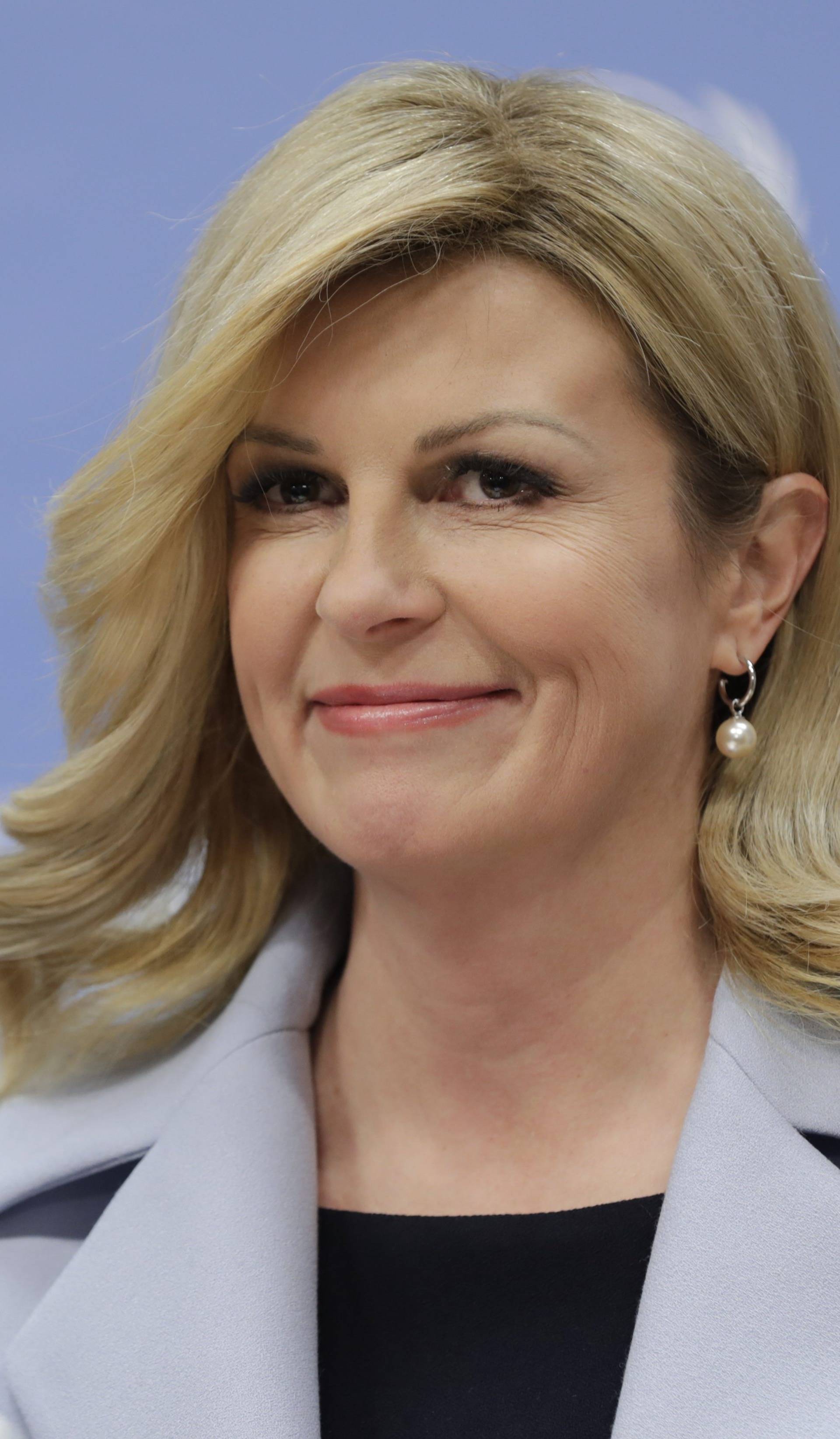 Modno osvježenje: Kolinda Grabar Kitarović u hit boji i s mladenačkom frizurom