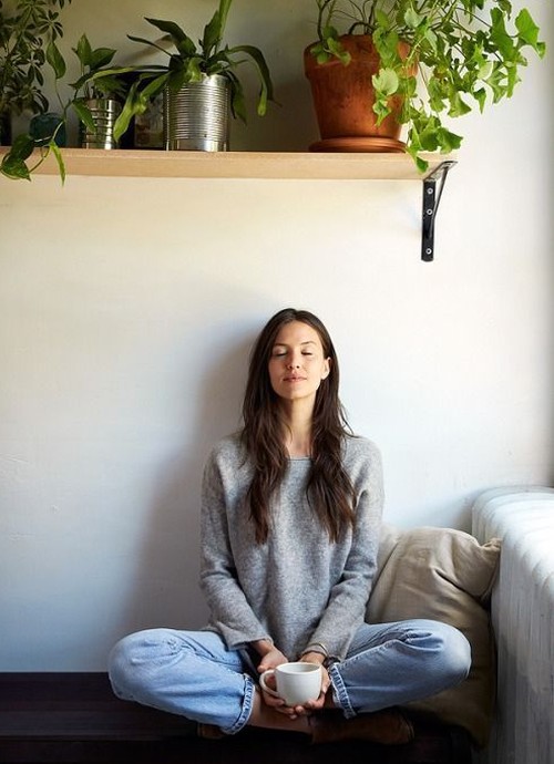 Mindfulness u svakodnevici: 3 jednostavne vježbe koje možete prakticirati u redu za kavu ili čekajući zeleno svjetlo