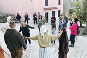 Posjetitelji uživali u 'živim' legendama Istre uz malvaziju i cukerančiće