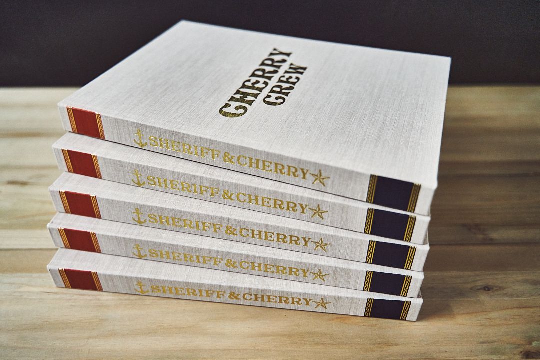 Sheriff & Cherry slavi prvih 10, knjigom -  retrospektivnom monografijom CHERRY CREW BOOK