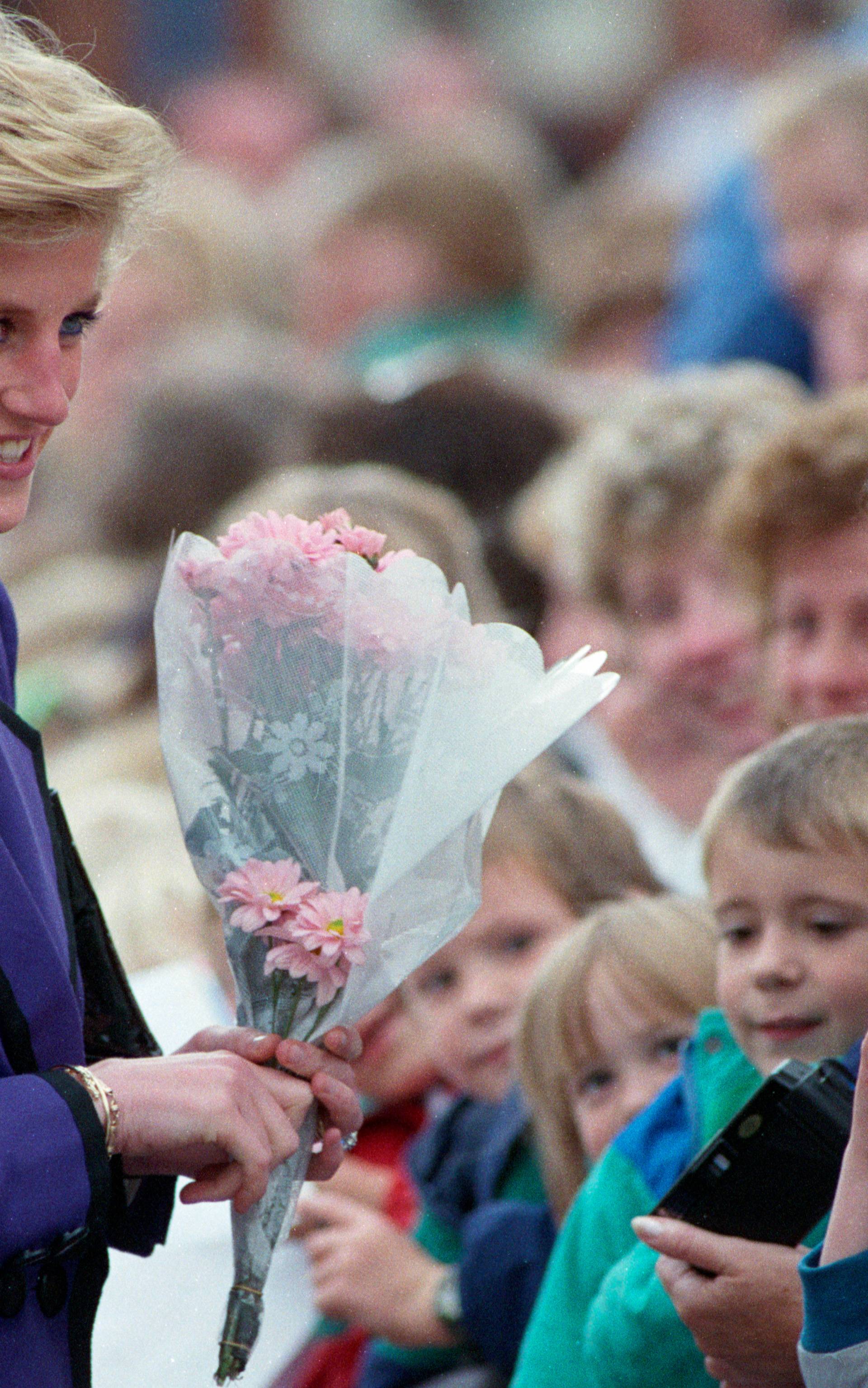 Prošlo je 25 godina od tragične smrti princeze Diane: Humanitarka je bila i stilska ikona, njezinih outfita scena se nije mogla zasititi