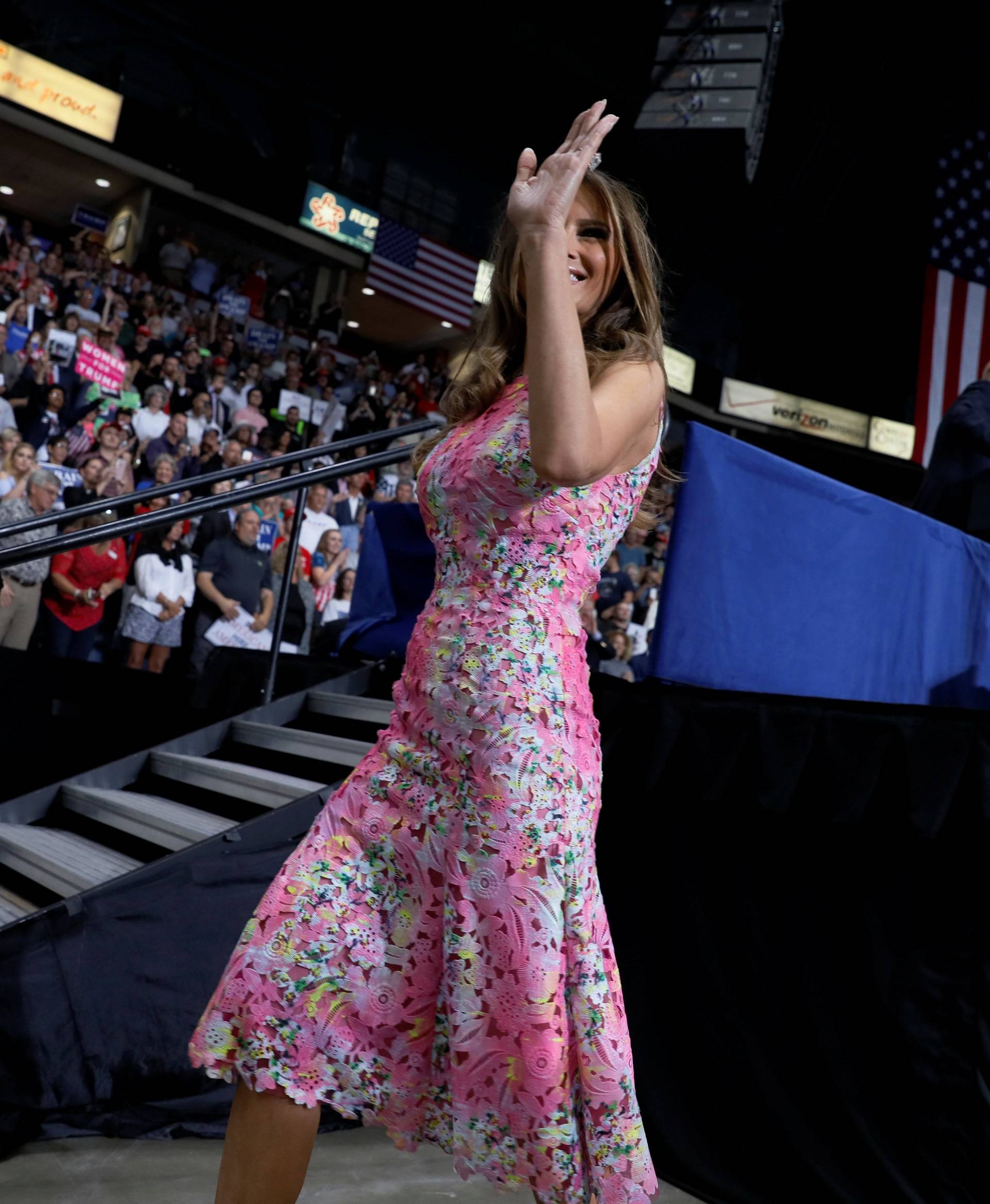 Konačno prigodno odjevena: Melania Trump u ležernom stylingu u kakvom je još nismo vidjeli