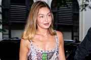 Gigi Hadid zablistala je u patchwork maksi haljini na spoju s Bradleyjem Cooperom