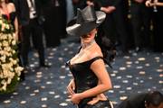 Nizak struk i kaubojski šešir: Kim Kardashian u kompletu od krokodilske kože s potpisom Chrome Hearts