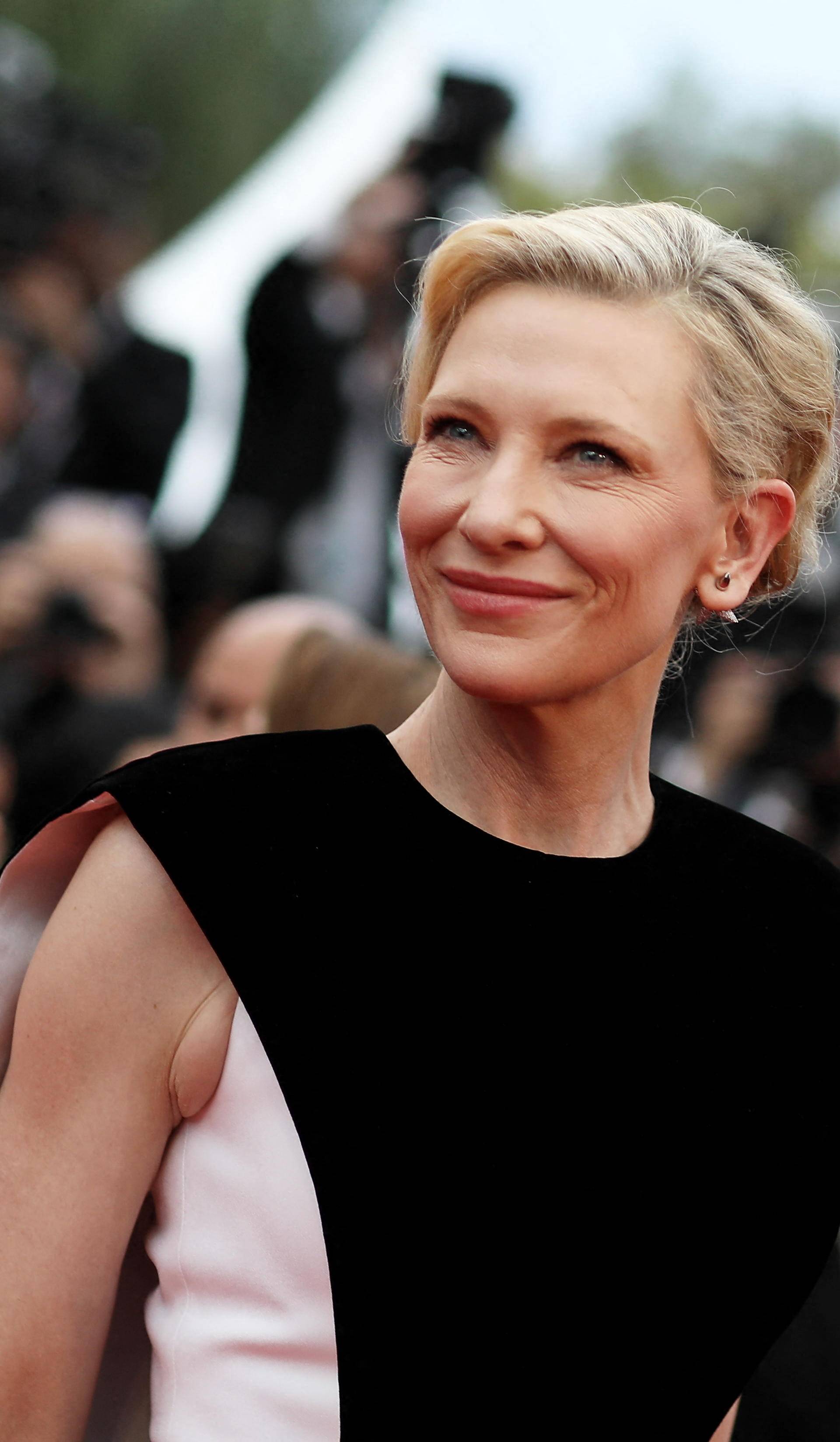 Cate Blanchett hrabrim odjevnim izborima na crvenom tepihu poslala poruku o važnosti održive mode