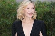 Cate Blanchett na Tjednu mode u Milanu oduševila u vintage Giorgio Armani kombinezonu i stiletto čizmama