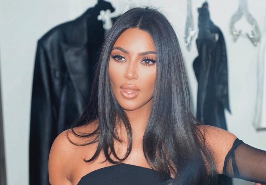 Lateks za crkvu, reviju i lunapark: Kim Kardashian pokazala tri 'utegnute' kombinacije u jednom danu