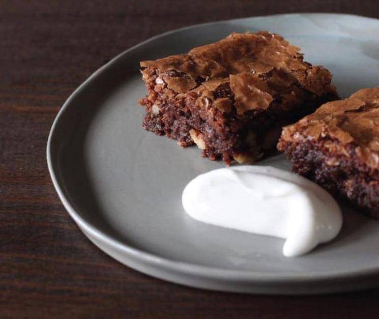 Recept za čokoladne browniese iz popularne slastičarnice koji su gotovi za manje od 45 minuta