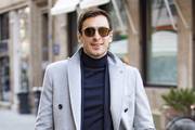 Odvjetnik čijoj kombinaciji nećete pronaći manu: Klasičan outfit nadopunio je čizmama koje su pravi spas u zimskim danima