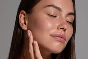 Skincare 'sendvič' nova je metoda nanošenja proizvoda koja održava kožu hidratiziranom i glatkom