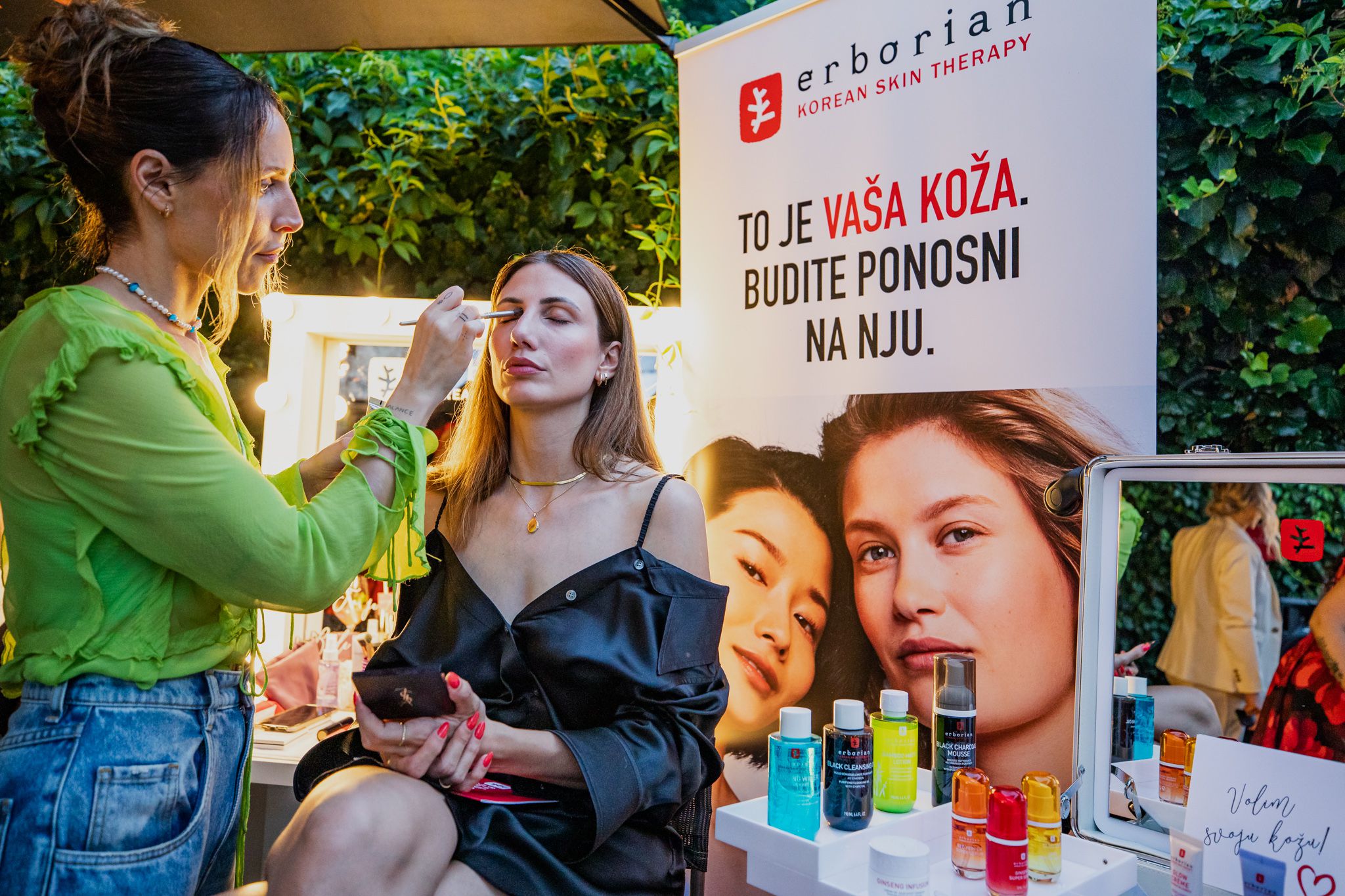 U urbanom ljetnom ambijentu, uz make-up trikove Dajane Pajkić, predstavljen Erborian, brend poznat po vrhunskim CC i BB kremama