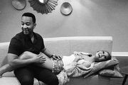Hot on Instagram: John Legend i Chrissy otkrili spol djeteta