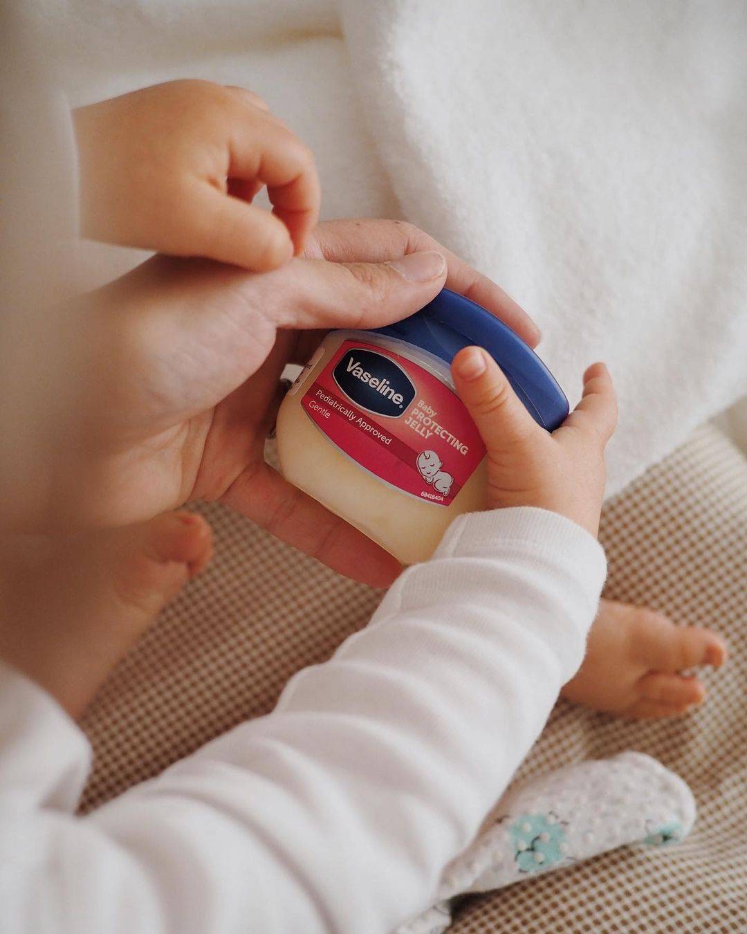 Zaštitnu snagu voska, u posebnom ruhu, za bebe odobrile su i poznate mame