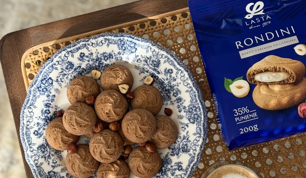 Lasta Rondini Lasta predstavlja Rondini: Hrskavi keksi s bogatom kremom koji spajaju ...
