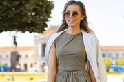 O kombinaciji tenisica i suknje vlada podijeljeno mišljenje, no ova ljepotica zna kako je nositi!