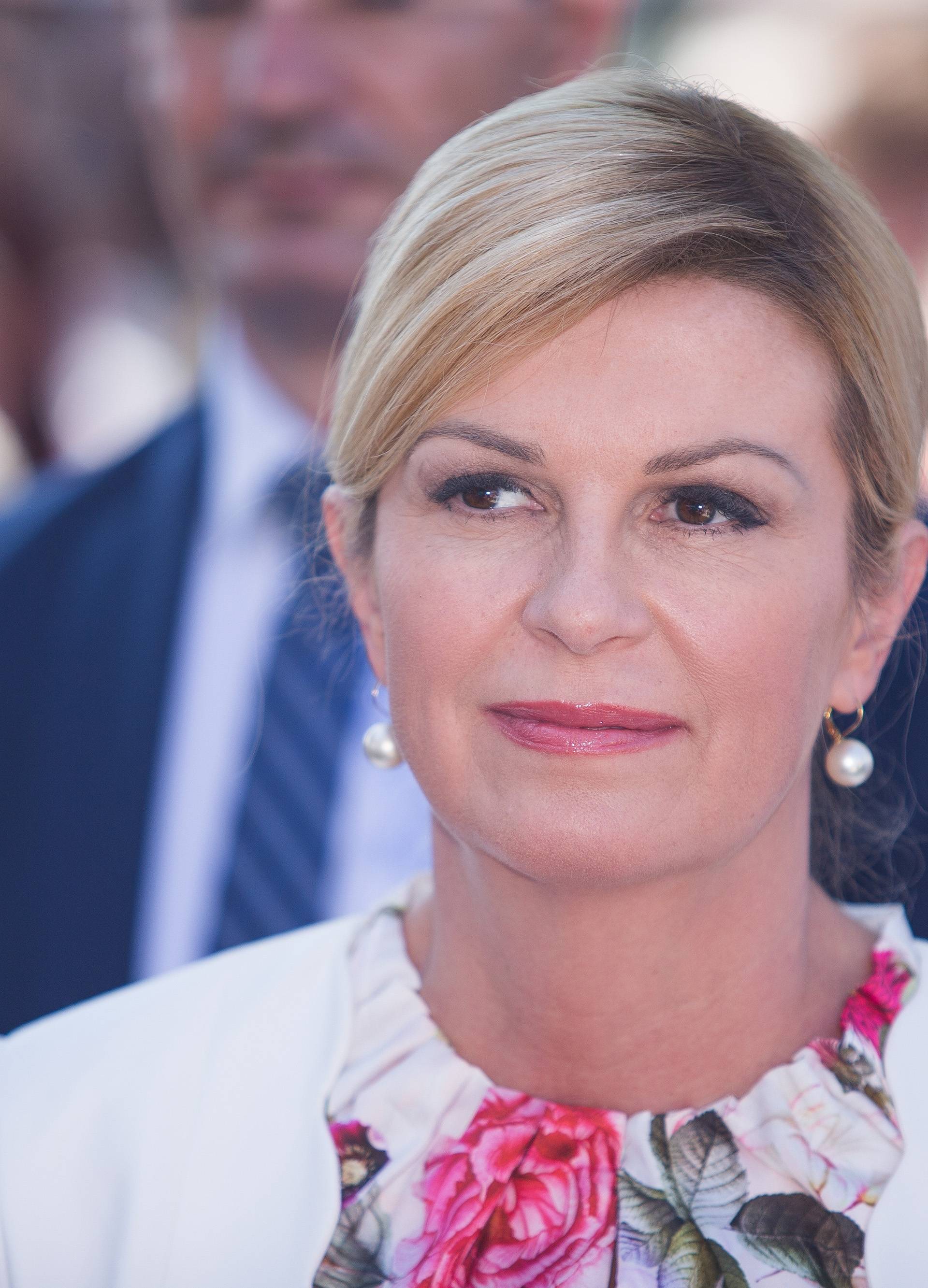 Predsjednica se pojavila u hit cvjetnom uzorku, a kako ga komentira modna savjetnica?