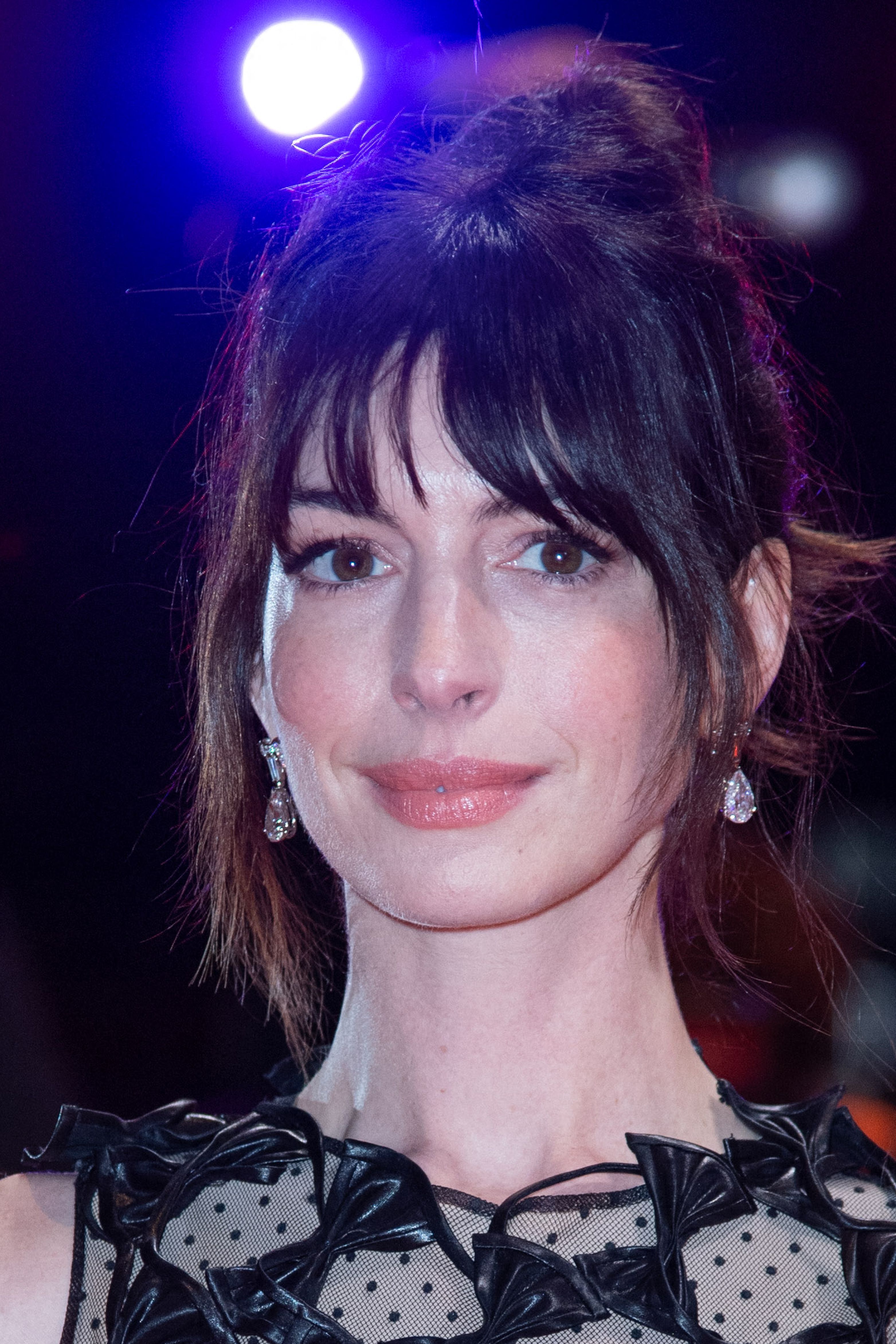 Anne Hathaway novo je lice Versace kampanje, a u zadnje vrijeme oduševljava i modnim izborima na crvenom  tepihu