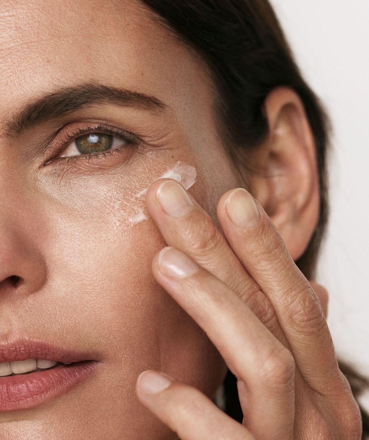 Trebate li hidratizirati kožu prije spavanja? Stručnjaci otkrivaju istinu koja će promijeniti vašu noćnu rutinu