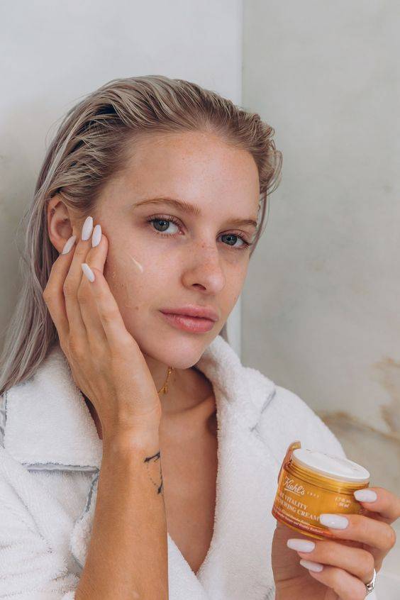 Dermatolozi otkrili najbolje noćne kreme s kojima će vam koža biti svježa i zdrava