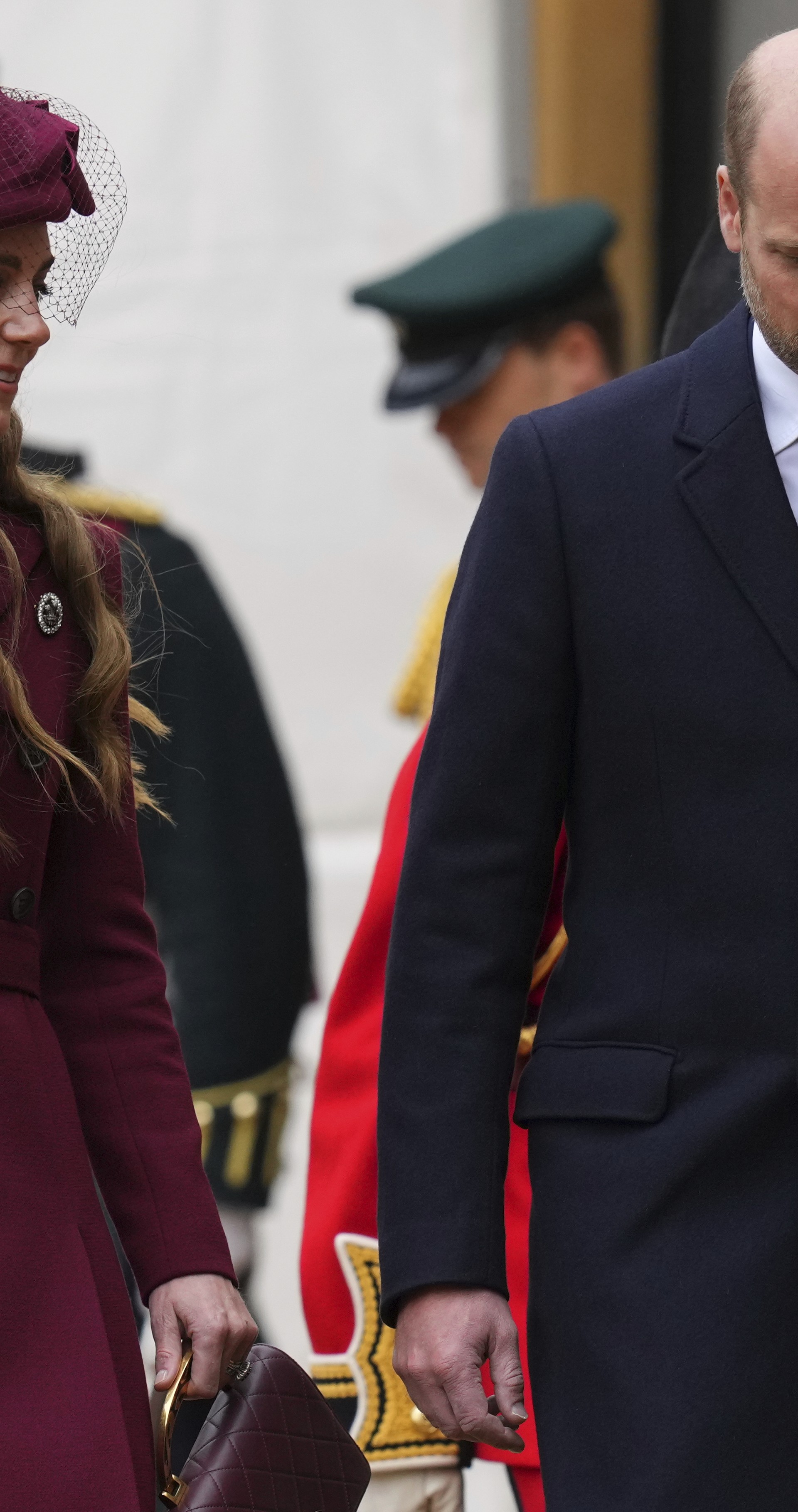 Kate Middleton izvela je suptilan trik s torbicom nakon neočekivanog poteza Donalda Trumpa